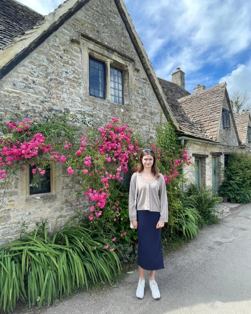 I am a travel blogger, discover the Cotswold area, curiosity about these places, england travel