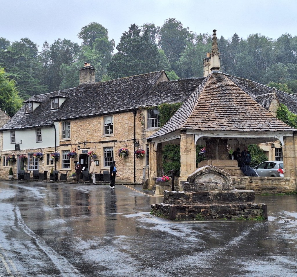I am a travel blogger, discover the Cotswold area, curiosity about these places, england travel