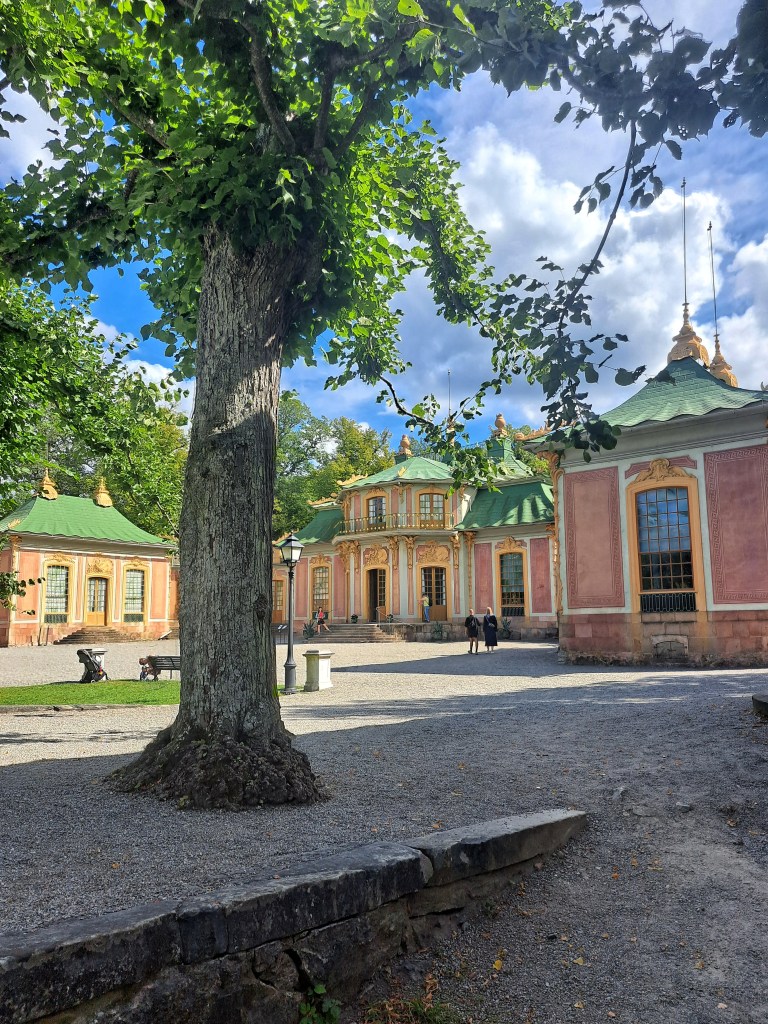 Sofia Lena Perissinotto, blogger.
This is the Chinese Pavilion, nestled in the parks of Drottningholm Palace and its grounds.