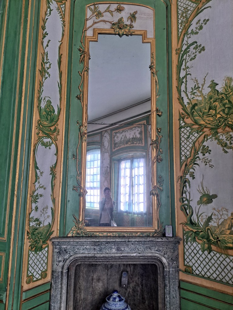 Sofia Lena Perissinotto, blogger.
Featuring the green Room at the Chinese Pavilion close to Drottningholm Palace, (Stockholm)