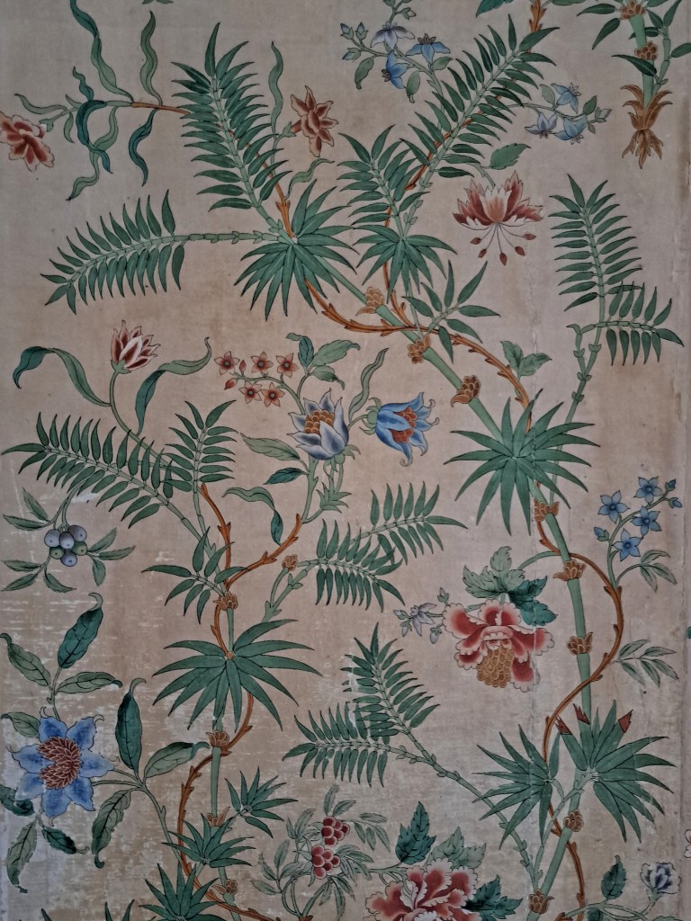 Sofia Lena Perissinotto, blogger.
Writing about the Chinese Pavilion at Drottningholm (Stockholm).
Featuring 18th century Chinese silk wallpaper.