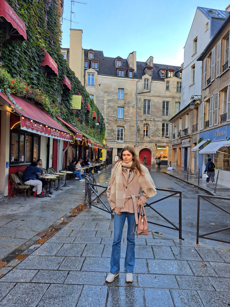 Sofia Lena Perissinotto, blogger. Article about the stunning neighborhood Le Marais, Paris!