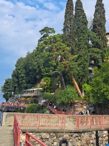 I am Sofia Lena Perissinotto, I am a blogger, content creator. In this travel blog I write about Varenna, the charming village on the Como Lake, in Italy. The Passeggiata delgi Innamorati is one of the most beautiful and unique sights in Varenna. It's a short, but stunning picturesque pedestrian walkway, connecting the ferry terminal to the heart of Varenna's historic center.