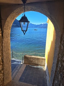 I am Sofia Lena Perissinotto, I am a blogger, content creator. In this blog post I write about Varenna, (Lake Como, Italy) of its beauty and also as a bathing place, especially during summer time