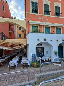 I am Sofia Lena Perissinotto, I am a blogger, content creator. In this article I write about Celle Ligure (Liguria, Italy), one of the most beautiful villages of Italy!