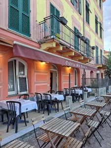 I am Sofia Lena Perissinotto, I am a blogger, content creator. In this blog post I write about the marvellous village of Celle Ligure (Liguria, Italy) and I also write about nice restaurants in this village. Here I talk about Osteria San Bastian, located in via Generale Pescetto, 20.