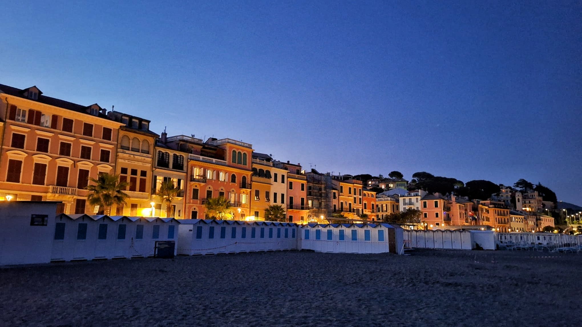 I am Sofia Lena, Perissinotto, I am a blogger, content creator. In this article I write about Celle Ligure, one of the most beautiful villages in Italy. This photo shows Celle during the evening, so magical and beautiful!