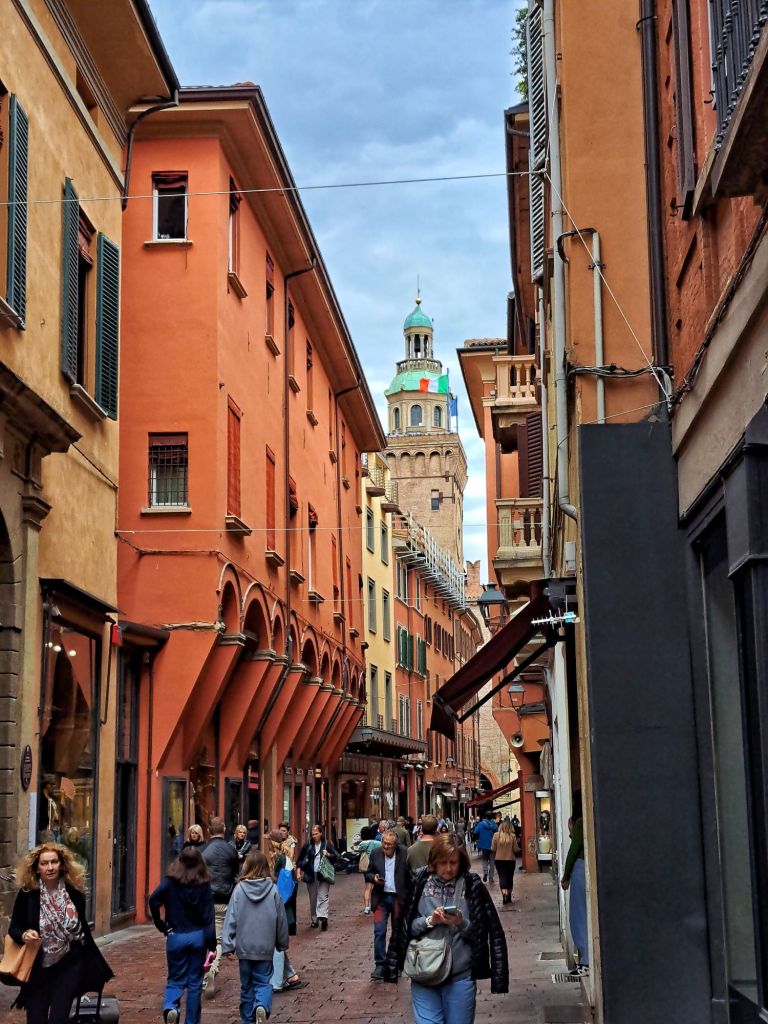 I'm Sofia Lena Perissinotto. I am a travel blogger. In this blog post I talk about Bologna, a stunning, historical city located in the Italian region Emilia-Romagna.