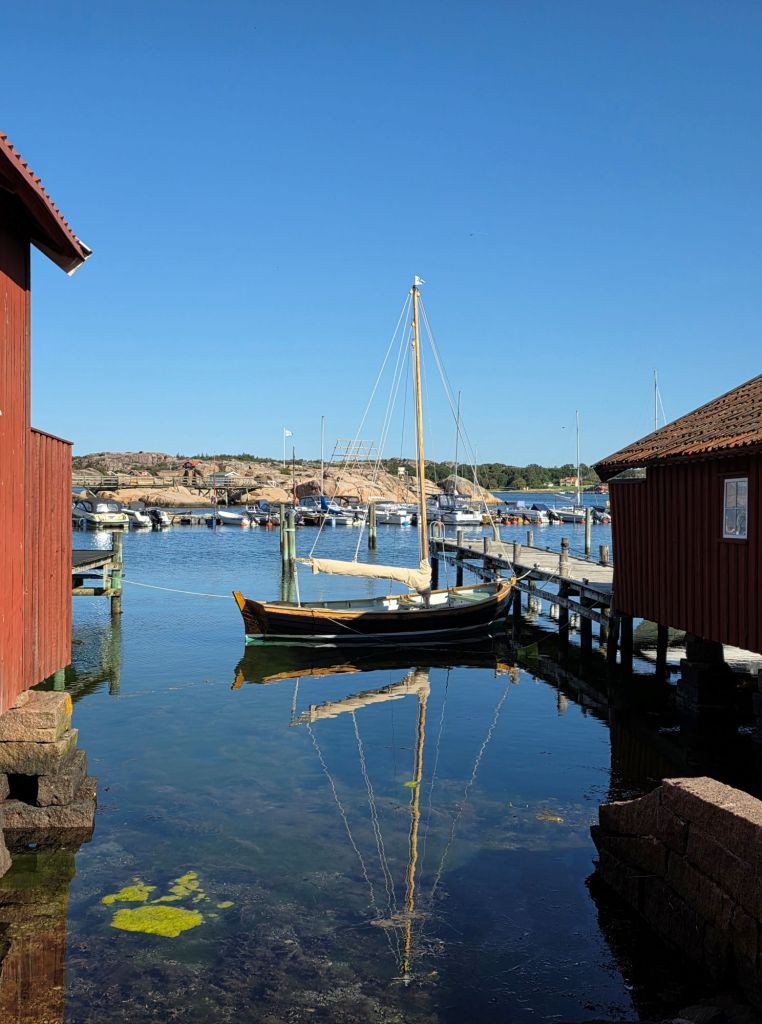 Hi, I'm Sofia Lena Perissinotto. I am a travel blogger. In this article I write about the West Coast of Sweden, in particularly about some coastal towns I've been to this summer. This photo is taken in Bovallstrand.