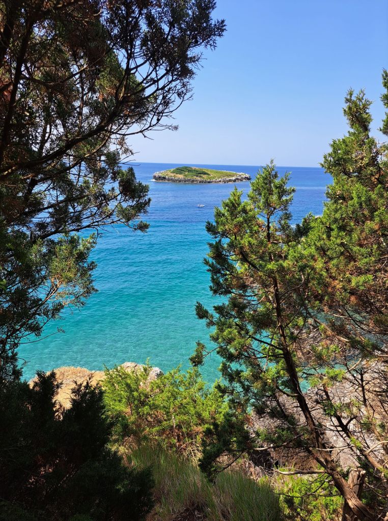 Hi, I'm Sofia Lena Perissinotto. I am a travel blogger. In this article I write about Cilento located in the Campania region of Italy. The photo is taken from the Passeggiata delle Quattro Spiagge, in Marina di Camerota.