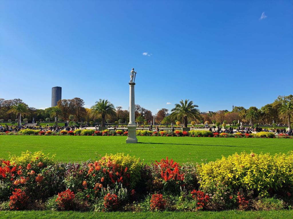 In the footsteps of emily in&nbsp;Paris!