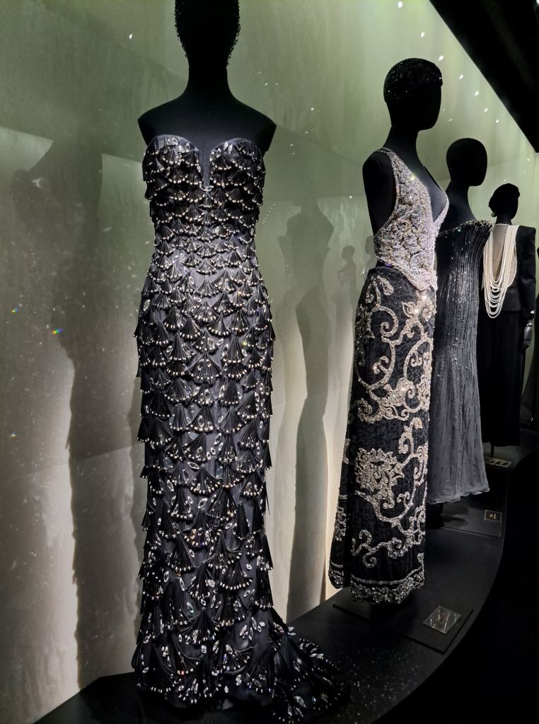 I'm Sofia Lena Perissinotto, I am a fashion blogger. In this article I write about Armani Prive's exhibition at the Silos, celebrating twenty years of haute couture.