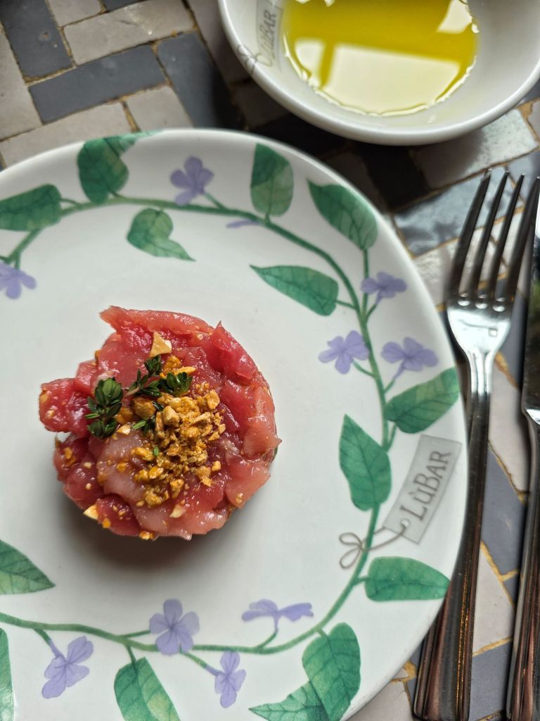 Hi, I'm Sofia Lena Perissinotto, I am a wellness, food blogger. In this foodie article, I write about LùBar, a stunning Sicilian restaurant located in the heart of Milan.