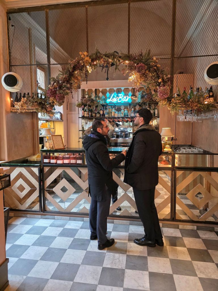 Hi, I'm Sofia Lena Perissinotto, I am a wellness, food blogger. In this foodie article, I write about LùBar, a stunning Sicilian restaurant located in the heart of Milan.