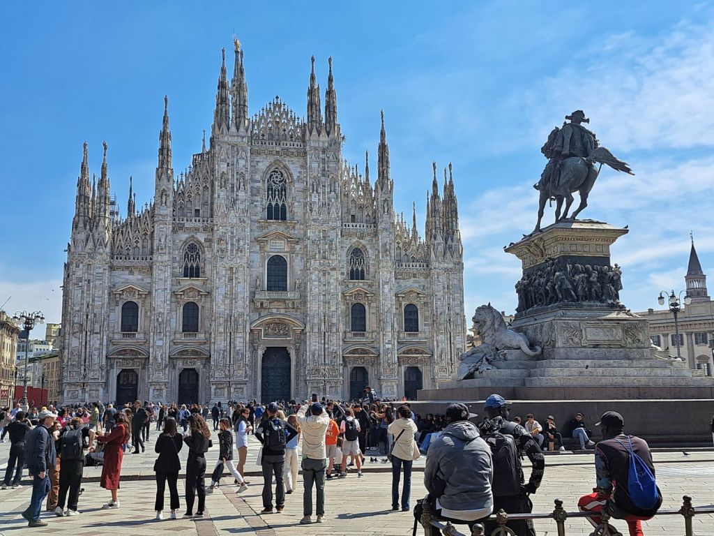 Under the Golden Madonnina: A Guide to the Magnificent Piazza Duomo (Milan,&nbsp;Italy)