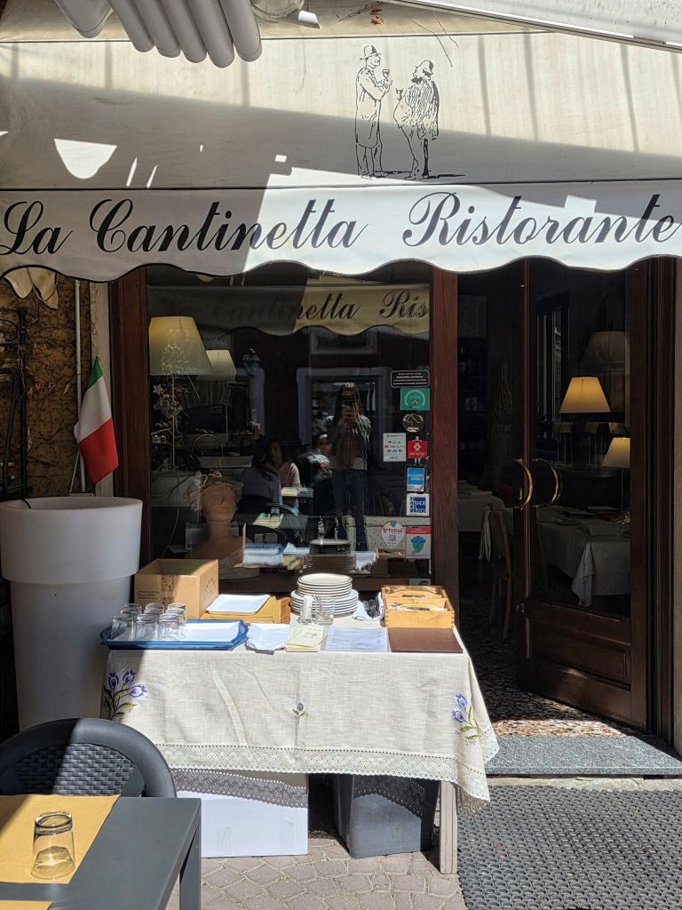 I'm Sofia Lena Perissinotto, and I'm a travel blogger. In this blog post I write about Piedmont, more specifically about Barolo, located in the stunning Alba area. This photo is taken at La Cantinella, a charming restaurant tucked away in via Roma.