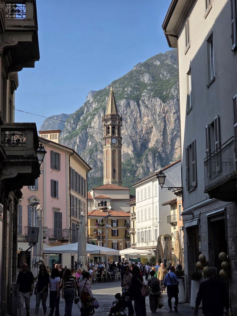 I'm Sofia Lena Perissinotto and I'm a travel blogger. In this article I write about Lecco, a beautiful city located on the shores of Lake Como!