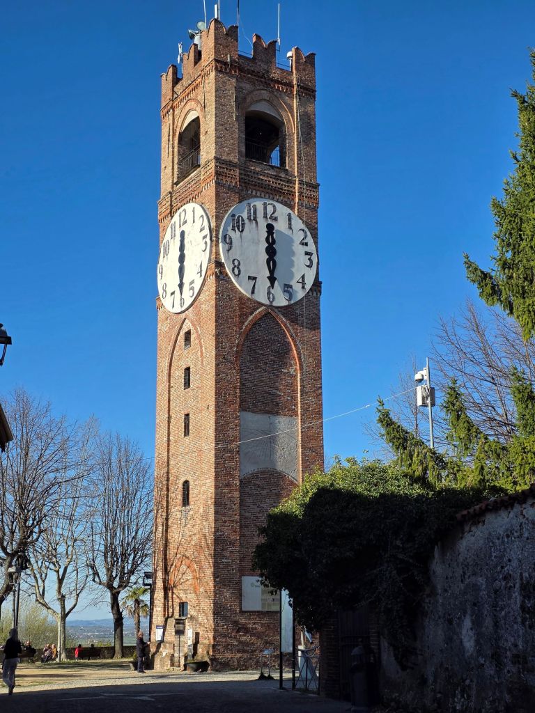 I'm Sofia Lena Perissinotto and I'm a travel blogger. In this article, I write about Piazza Mondovì, located in the province of Cuneo, in the region of Piedmont. This photo is taken in the Belvedere Gardens.