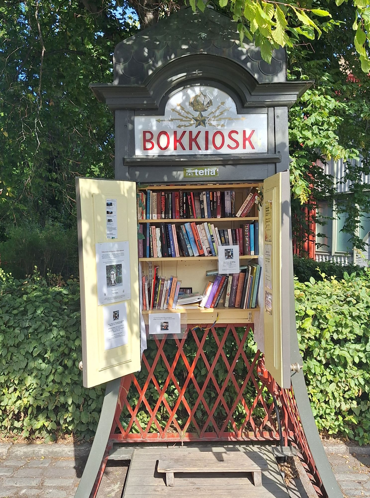 In this travel article I write about Sigtuna, Sweden's oldest town.